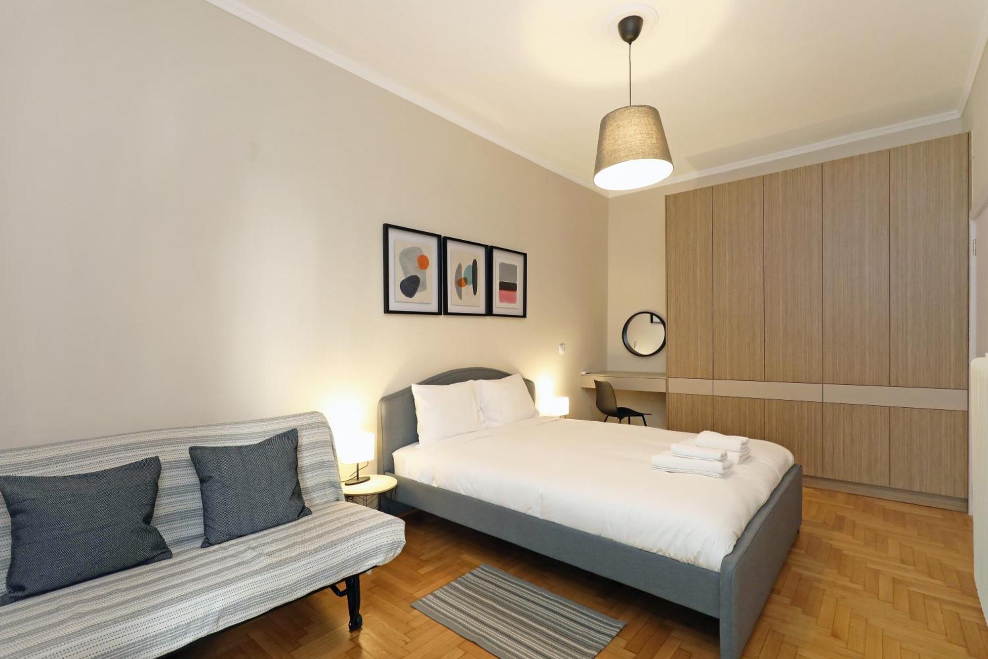 Luxury Next To - Greecing *